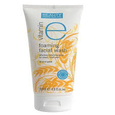 Beauty Formula Vitamin E Forming Facial Wash