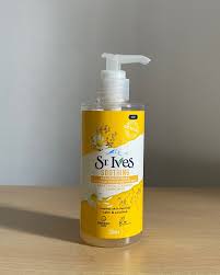 St Ives Soothing Facial Cleanser